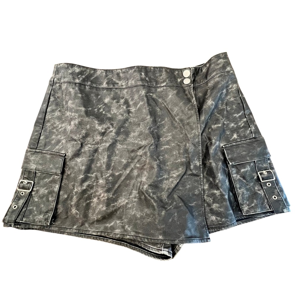 Lulus Leather Skort Size XXL Faux Leather Baddie Goth Gorpcore Cargo Pockets